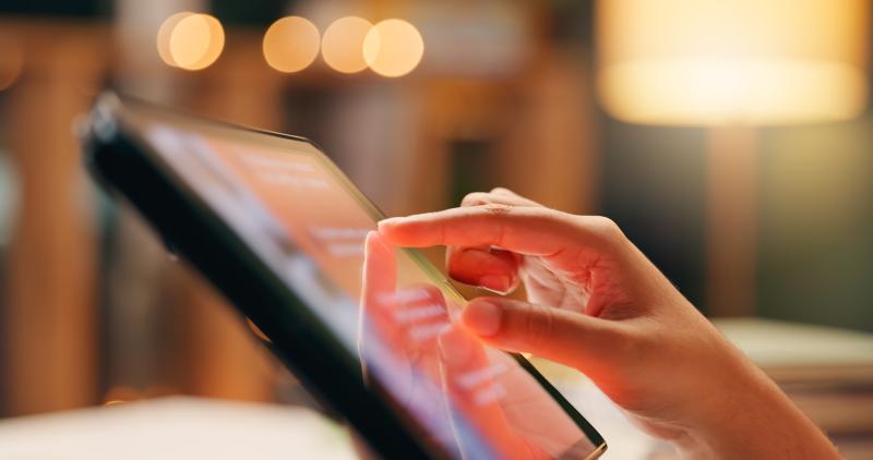 Saisie d’un relevé de compteur d’eau depuis une tablette.